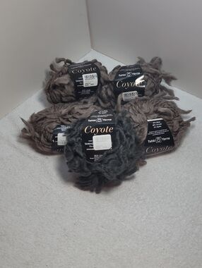 Tahki Yarns Coyote Chunky Novelty Yarn - 5 Balls Taupe & Gray NWT